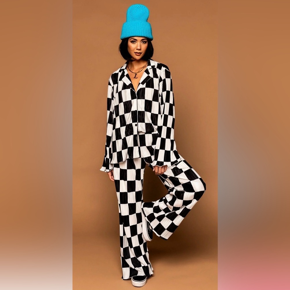 Long Sleeve Plissé Set in Checkerboard